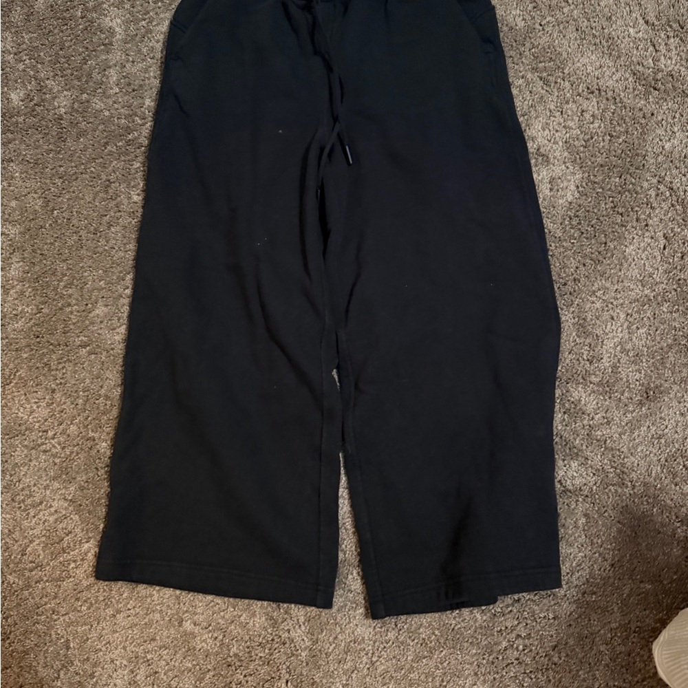 lululemon athletica Black Cropped Sweatpants